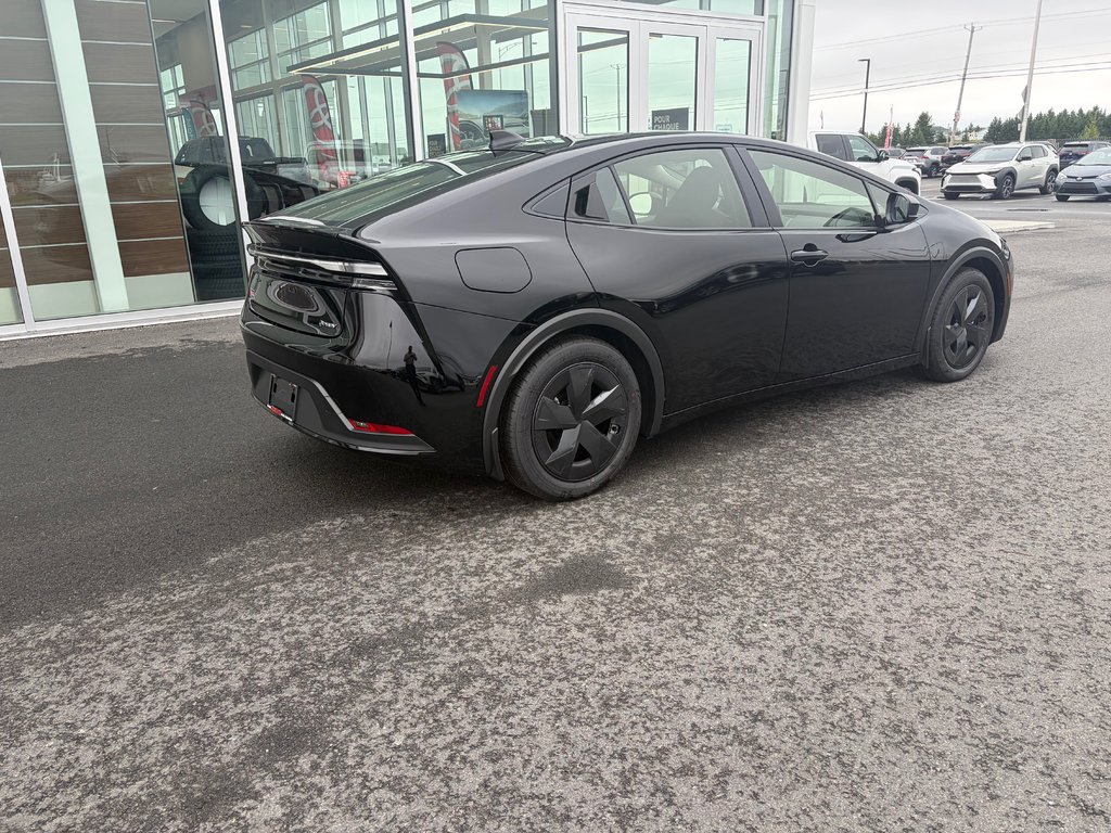 2027 Toyota Prius Plug-in Hybrid SE in Amos, Quebec - 5 - w1024h768px