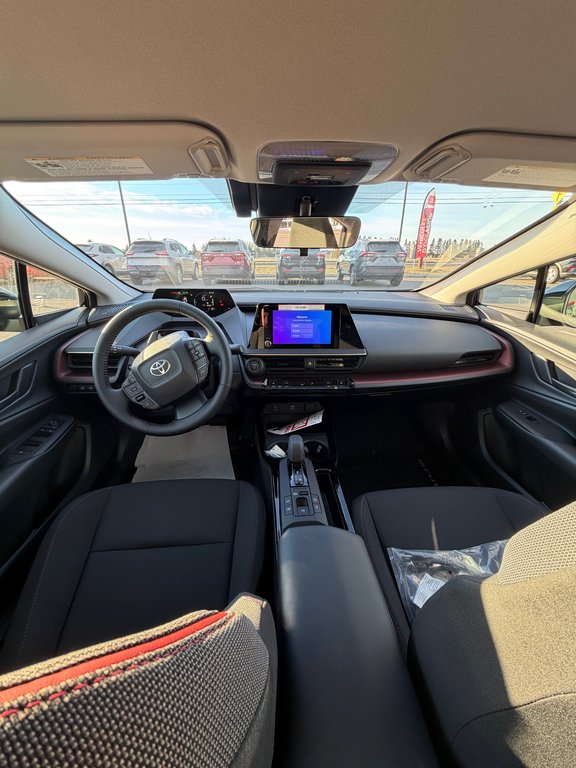 Toyota Prius Plug-in Hybrid SE 2027 à Amos, Québec - 9 - w1024h768px