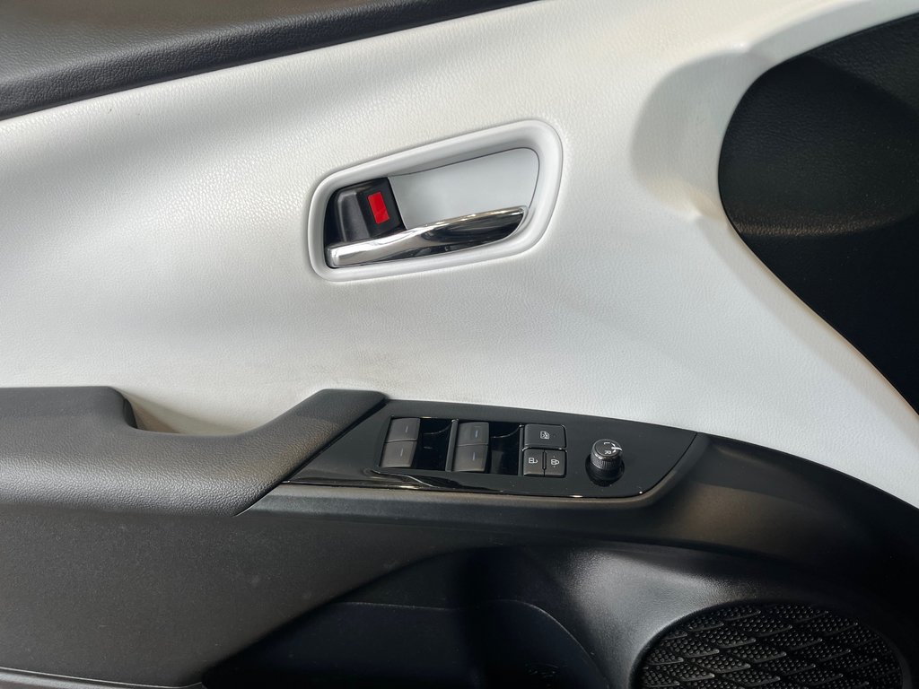 Toyota Prius Prime LE AMELIORÉ 2020 à Amos, Québec - 11 - w1024h768px