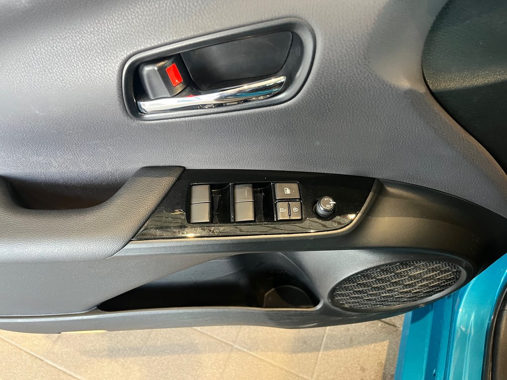 Toyota Prius Prime LE 2021 à Amos, Québec - 10 - w1024h768px