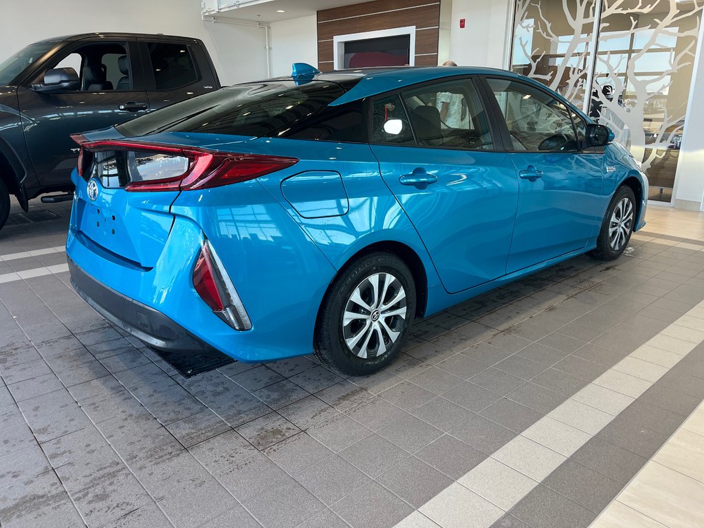 Toyota Prius Prime LE 2021 à Amos, Québec - 4 - w1024h768px