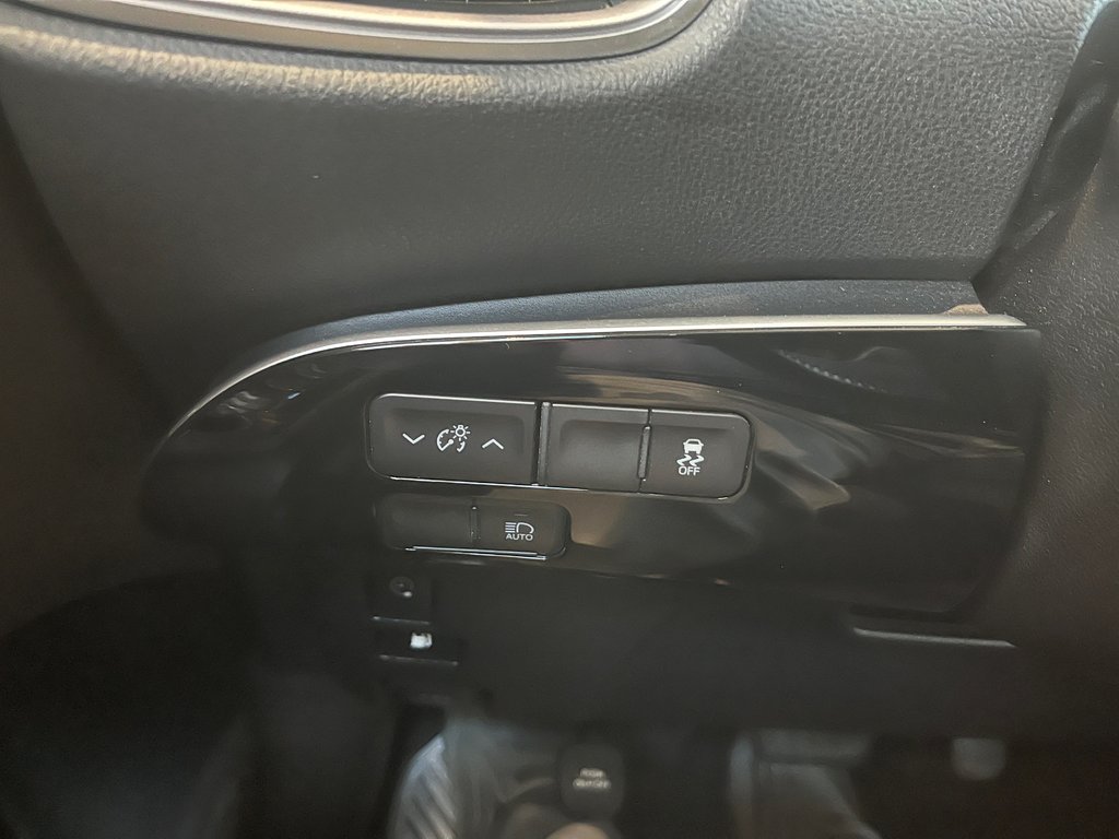 Toyota Prius Prime LE 2021 à Amos, Québec - 11 - w1024h768px