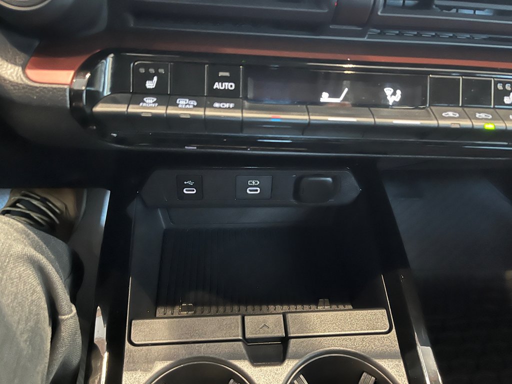 2023 Toyota Prius Prime SE in Amos, Quebec - 17 - w1024h768px