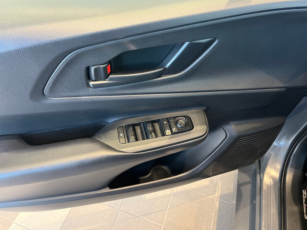 2023 Toyota Prius Prime SE in Amos, Quebec - 11 - w1024h768px