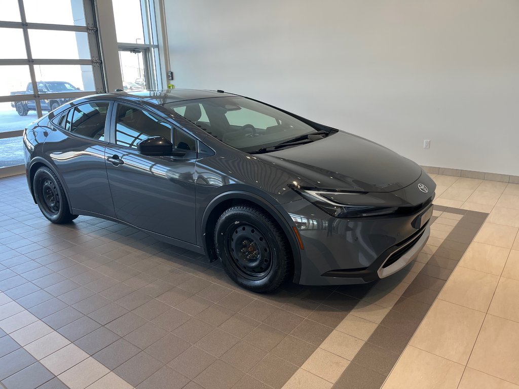 2023 Toyota Prius Prime SE in Amos, Quebec - 1 - w1024h768px