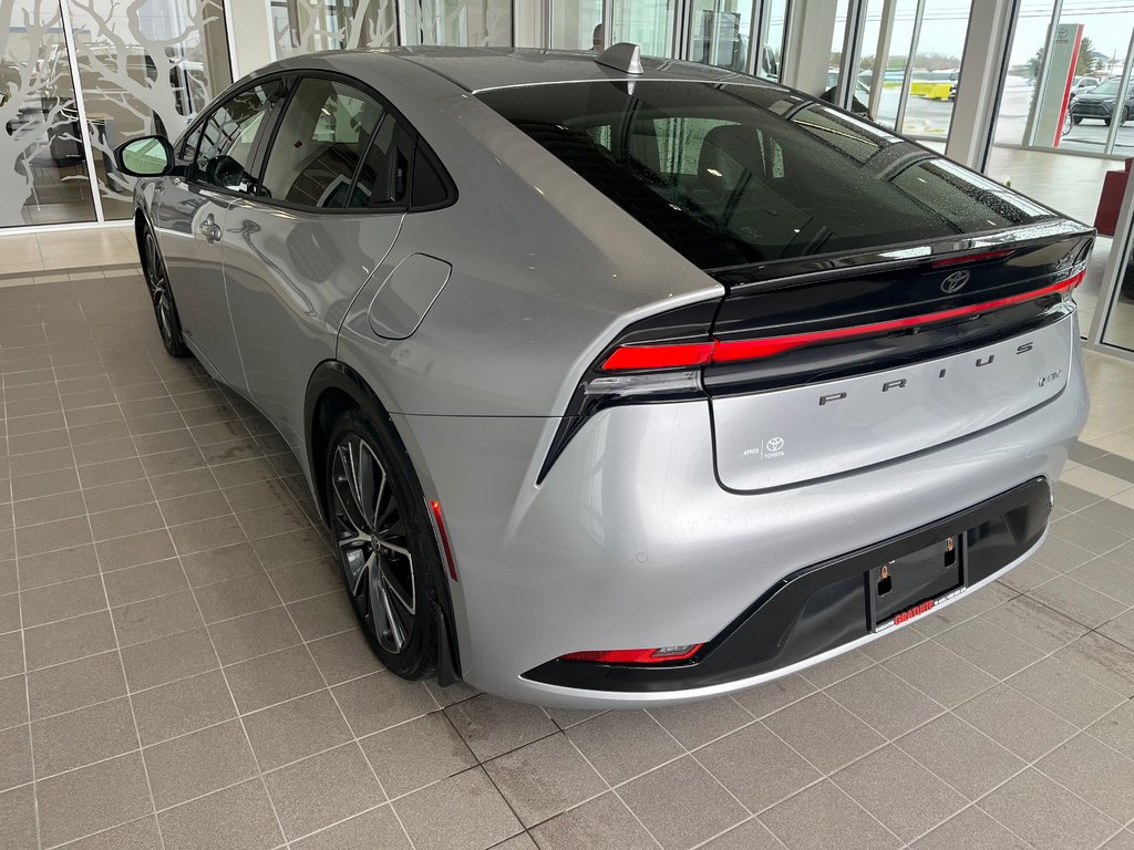 Toyota Prius XLE AWD 2023 à Amos, Québec - 7 - w1024h768px