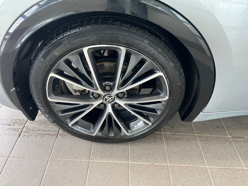 Toyota Prius XLE AWD 2023 à Amos, Québec - 11 - w1024h768px