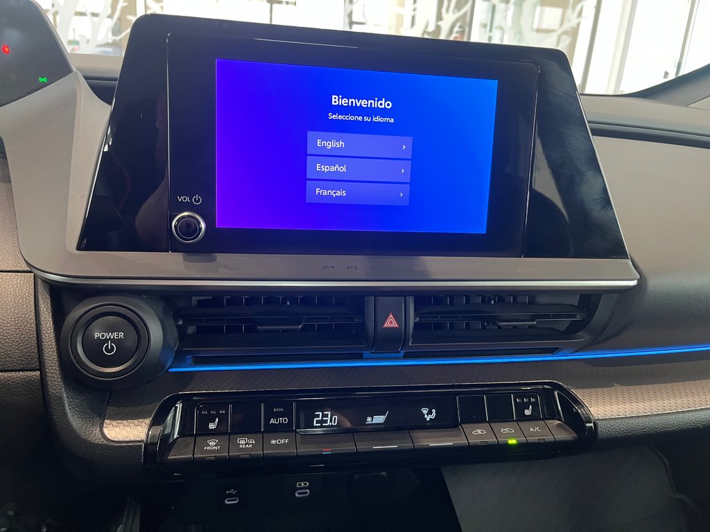 Toyota Prius XLE AWD 2023 à Amos, Québec - 16 - w1024h768px