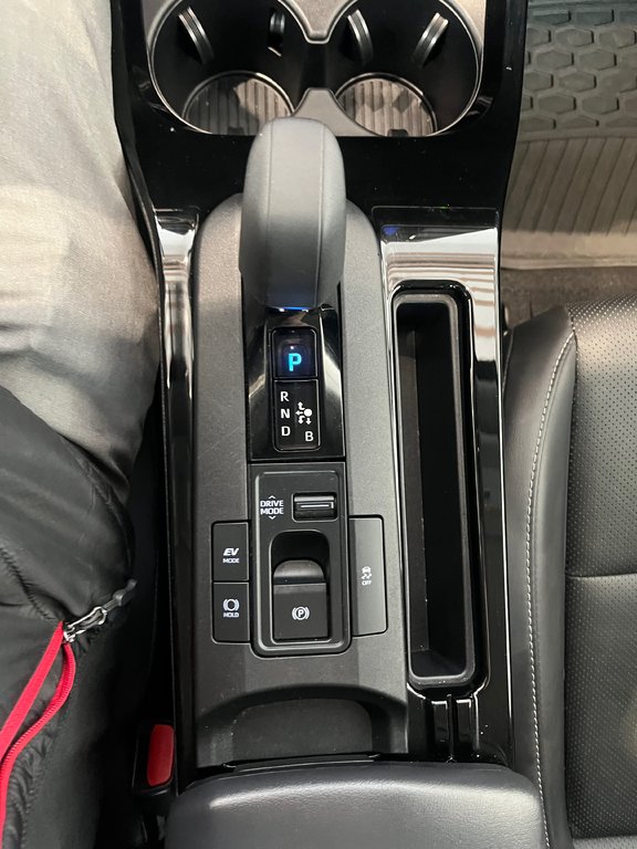 Toyota Prius XLE AWD 2023 à Amos, Québec - 18 - w1024h768px