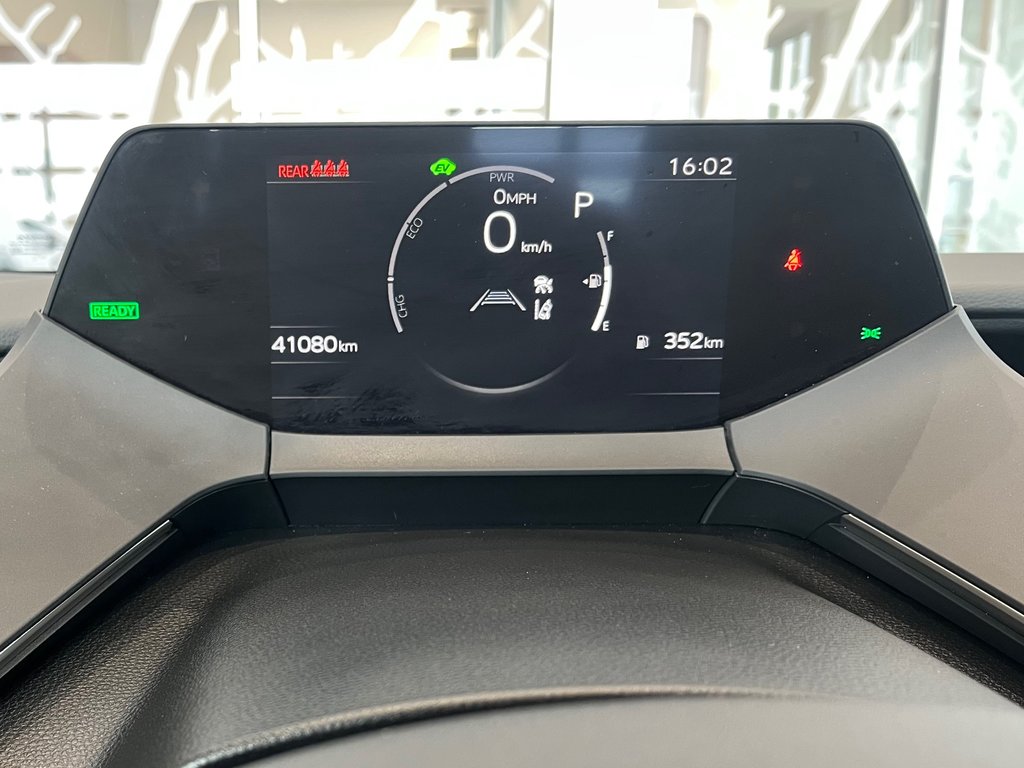 Toyota Prius XLE AWD 2023 à Amos, Québec - 14 - w1024h768px