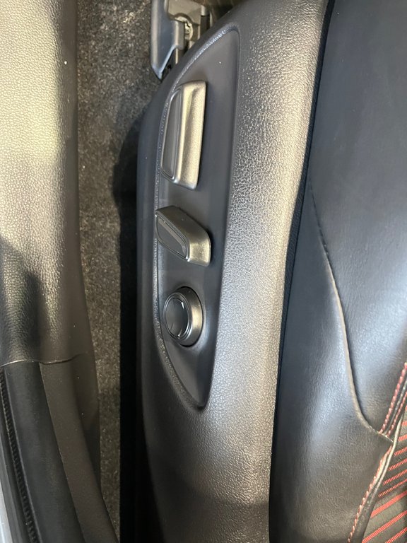 Toyota RAV4 Prime XSE 2023 à Amos, Québec - 18 - w1024h768px
