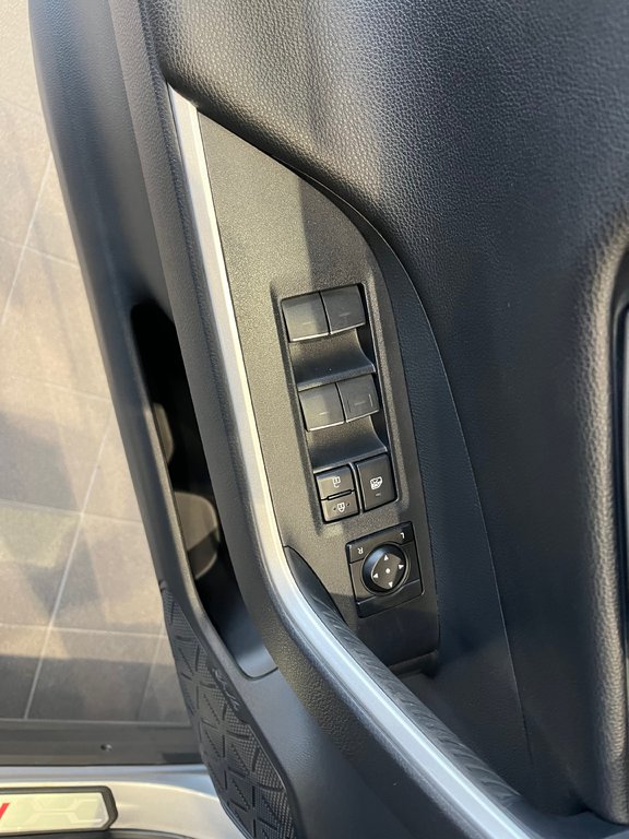 Toyota RAV4 Prime XSE 2023 à Amos, Québec - 17 - w1024h768px