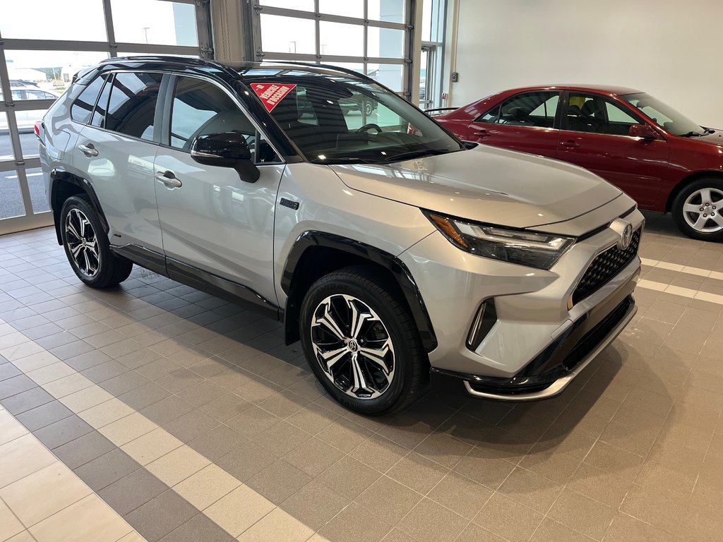Toyota RAV4 Prime XSE 2023 à Amos, Québec - 1 - w1024h768px