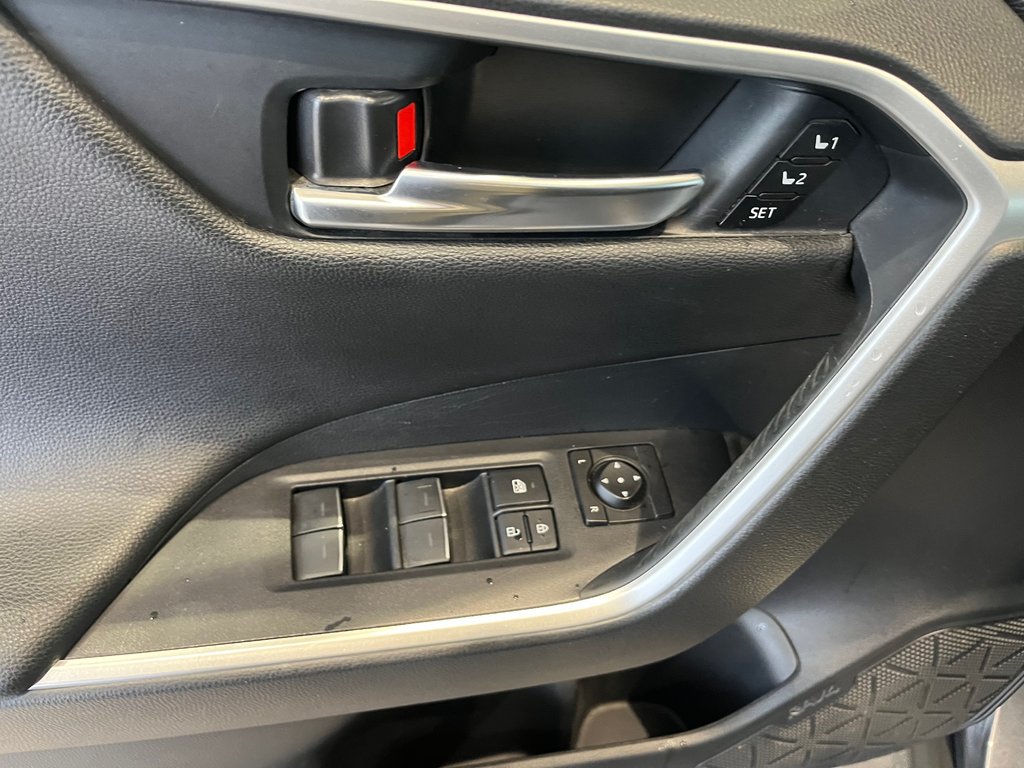 2023 Toyota RAV4 Prime HYBRID RECHARGABLE XSE in Amos, Quebec - 7 - w1024h768px