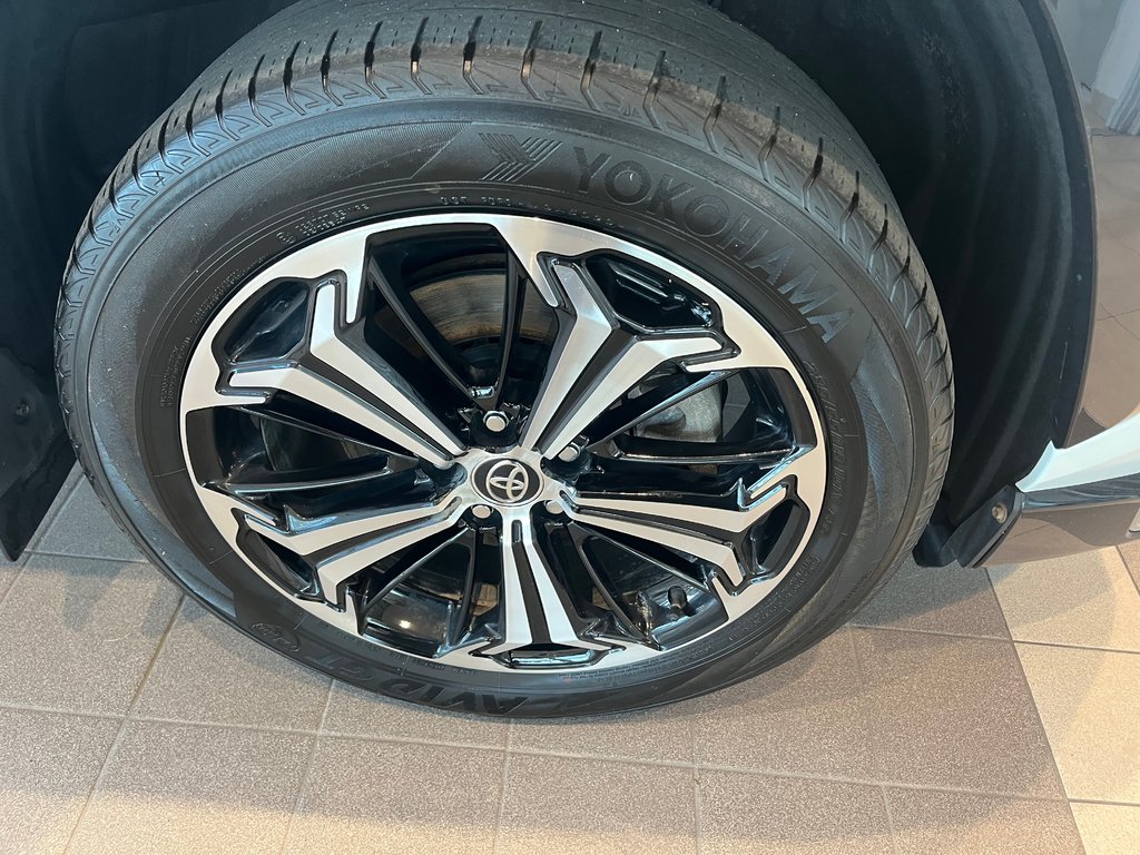 2024 Toyota RAV4 Prime HYBRIDE XSE TECHNO in Amos, Quebec - 12 - w1024h768px