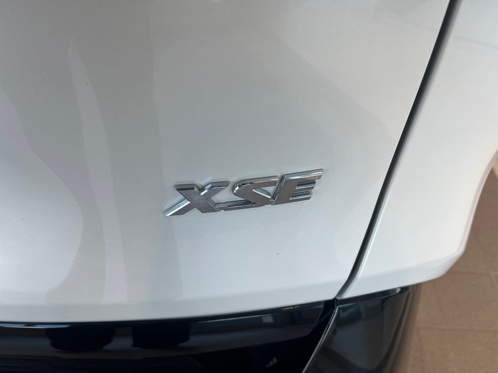 2024 Toyota RAV4 Prime HYBRIDE XSE TECHNO in Amos, Quebec - 11 - w1024h768px