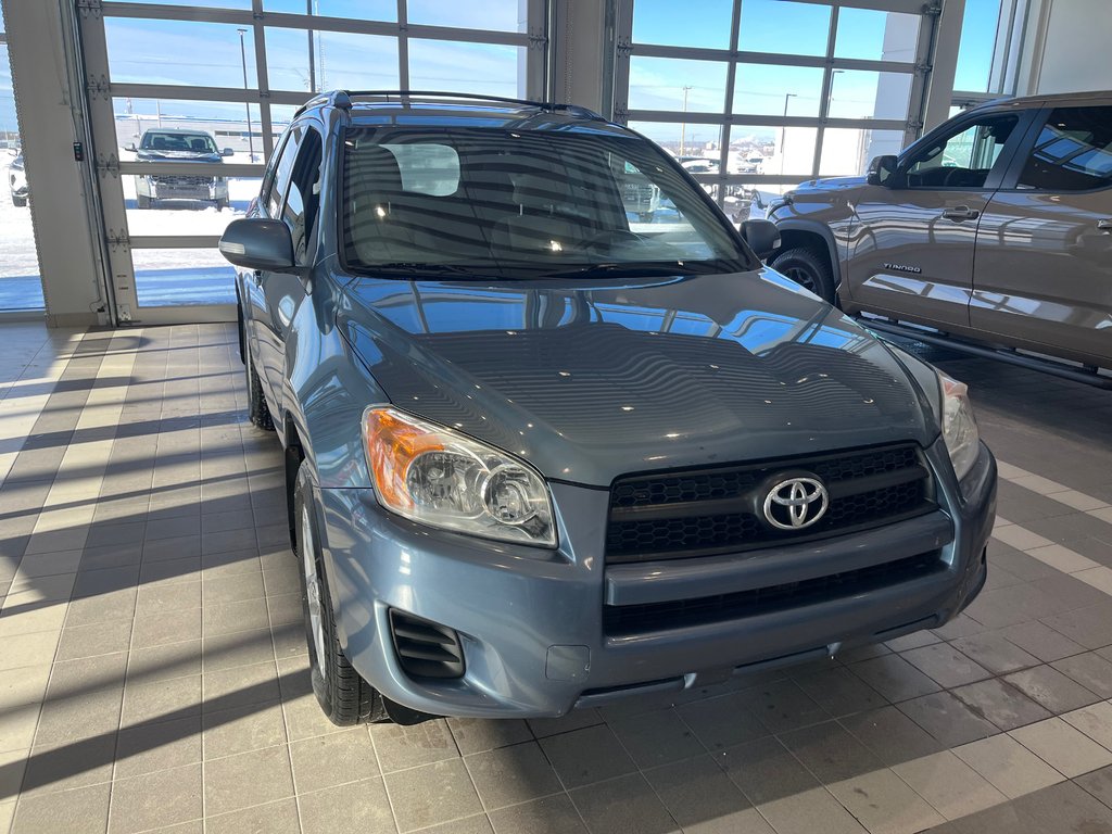 2012 Toyota RAV4 Base in Amos, Quebec - 2 - w1024h768px