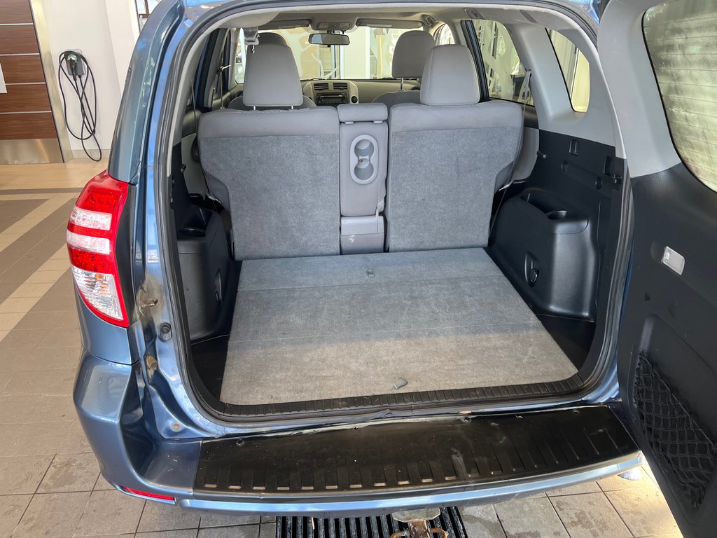2012 Toyota RAV4 Base in Amos, Quebec - 8 - w1024h768px