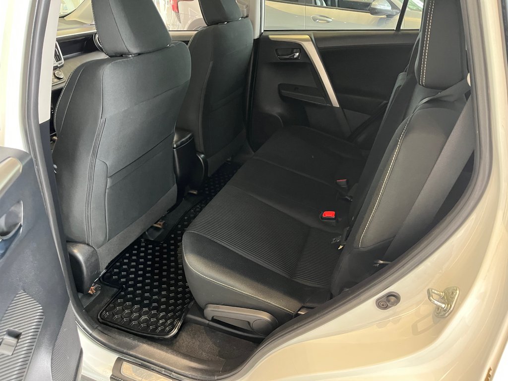 Toyota RAV4 XLE 2014 à Amos, Québec - 10 - w1024h768px