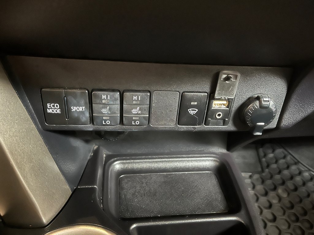 Toyota RAV4 XLE 2014 à Amos, Québec - 13 - w1024h768px