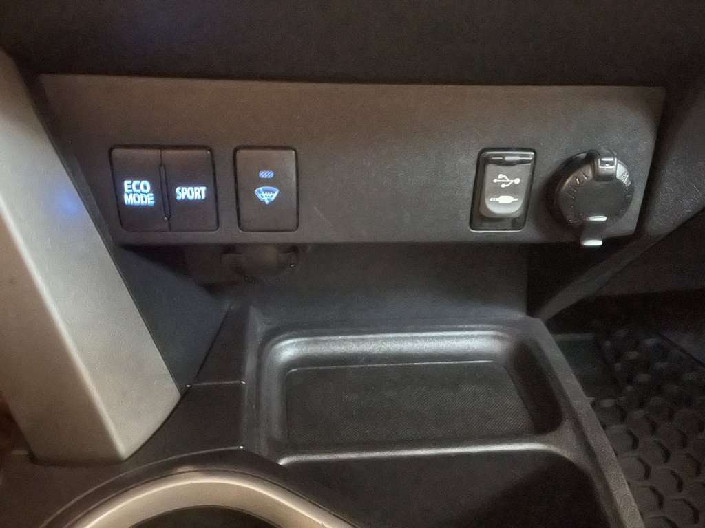 Toyota RAV4 LE 2016 à Amos, Québec - 16 - w1024h768px