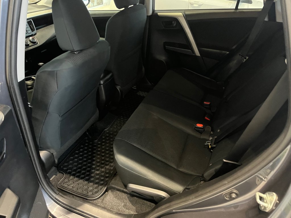 Toyota RAV4 LE 2016 à Amos, Québec - 9 - w1024h768px