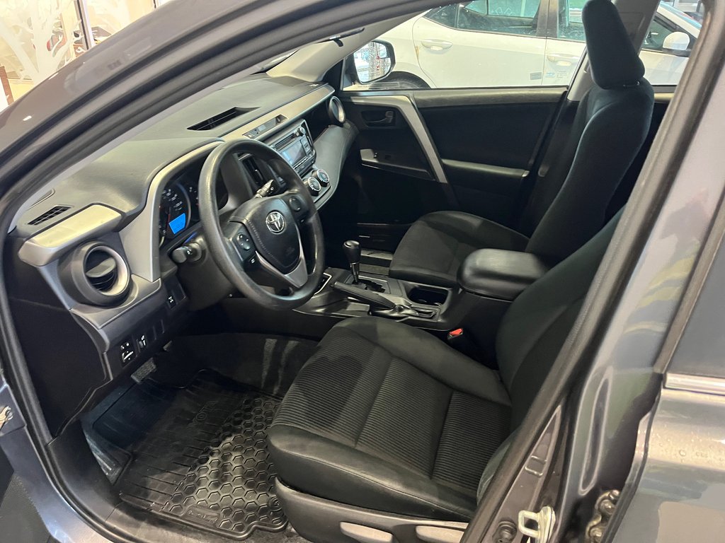 Toyota RAV4 LE 2016 à Amos, Québec - 10 - w1024h768px