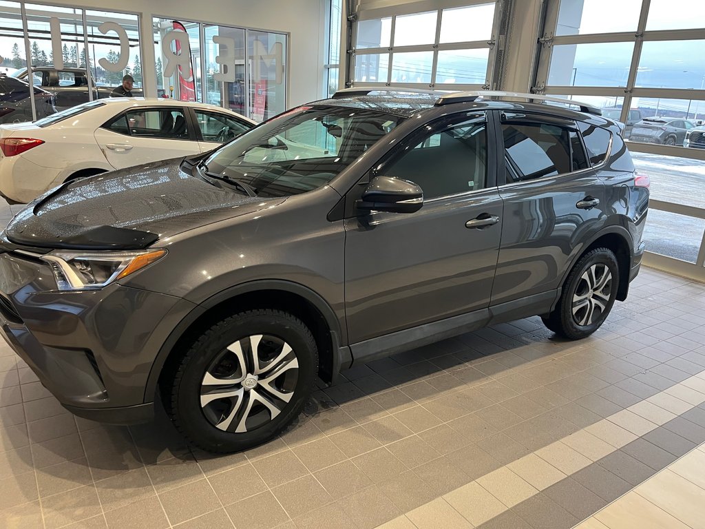 Toyota RAV4 LE 2016 à Amos, Québec - 4 - w1024h768px