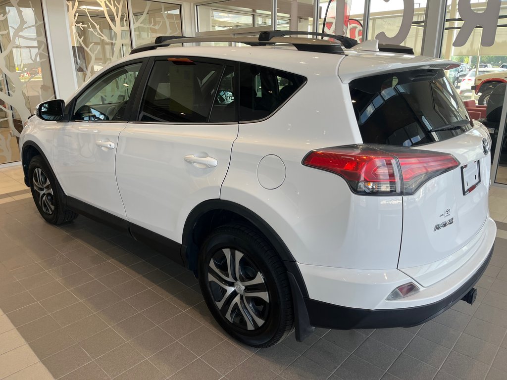 Toyota RAV4 LE 2017 à Amos, Québec - 6 - w1024h768px