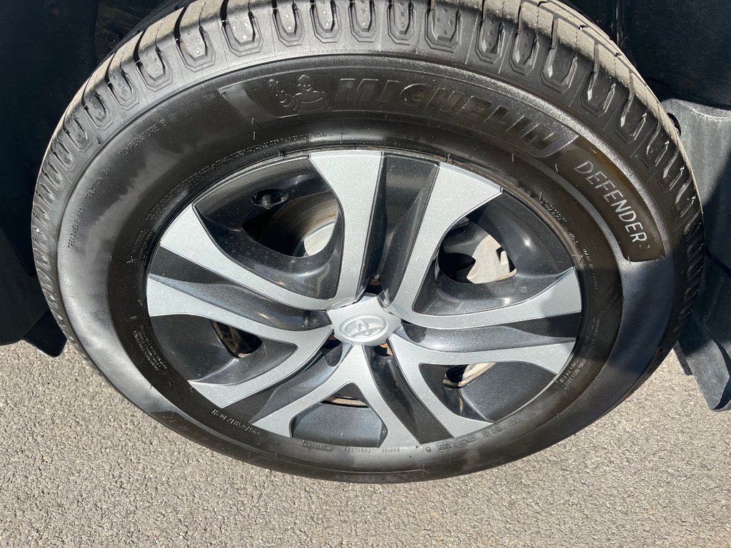 Toyota RAV4 LE 2017 à Amos, Québec - 19 - w1024h768px