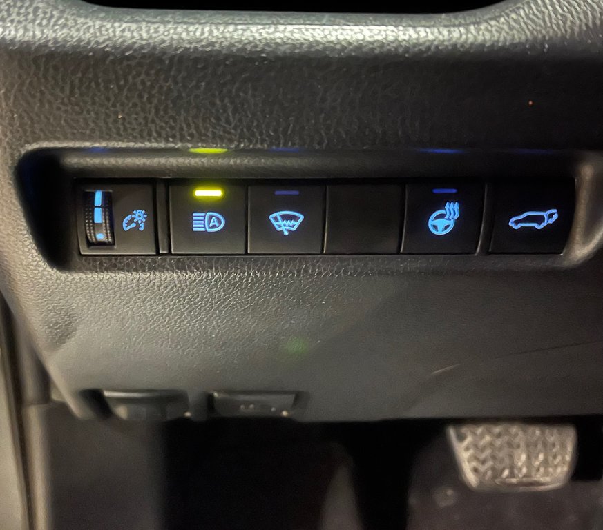 2019  RAV4 XLE in Amos, Quebec - 17 - w1024h768px