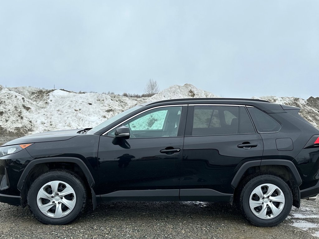 2020  RAV4 * VERSION LE * AWD * in Amos, Quebec - 25 - w1024h768px
