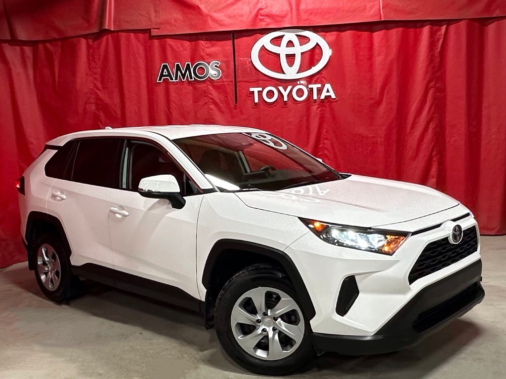2022  RAV4 * VERSION LE * AWD * in Amos, Quebec - 10 - w1024h768px