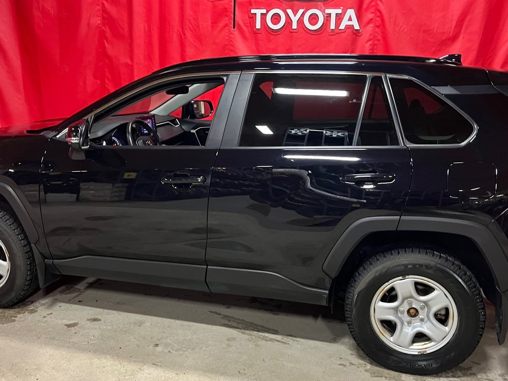 Toyota RAV4 XLE 2022 à Amos, Québec - 10 - w1024h768px