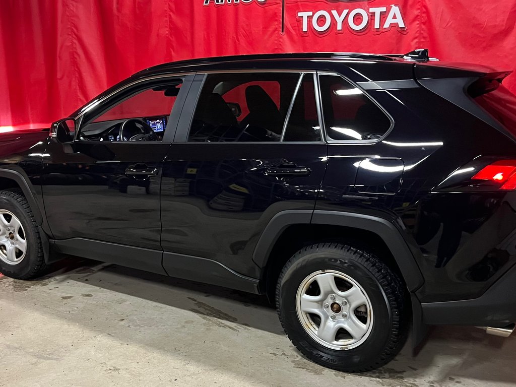 Toyota RAV4 XLE 2022 à Amos, Québec - 9 - w1024h768px