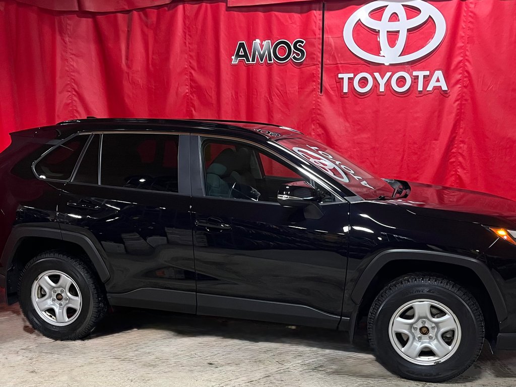 Toyota RAV4 XLE 2022 à Amos, Québec - 6 - w1024h768px