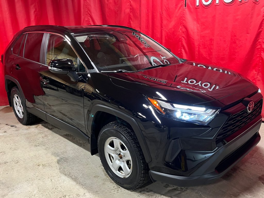 Toyota RAV4 XLE 2022 à Amos, Québec - 1 - w1024h768px