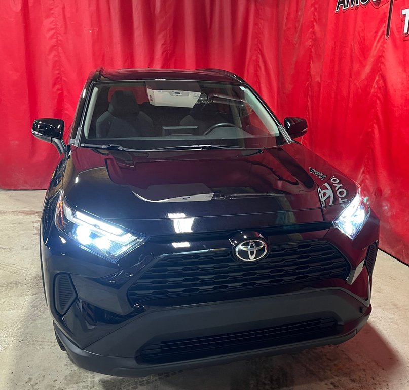 Toyota RAV4 XLE 2022 à Amos, Québec - 3 - w1024h768px