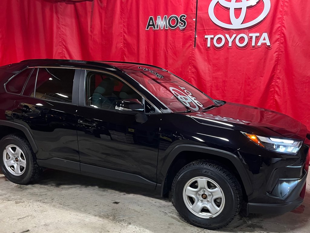 Toyota RAV4 XLE 2022 à Amos, Québec - 5 - w1024h768px