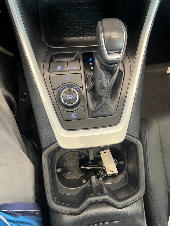 Toyota RAV4 Hybrid SE 2022 à Amos, Québec - 18 - w1024h768px