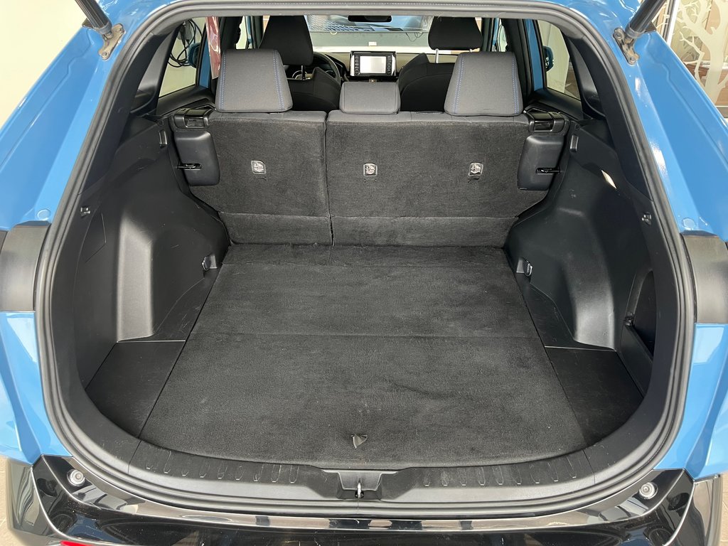 Toyota RAV4 Hybrid SE 2022 à Amos, Québec - 8 - w1024h768px