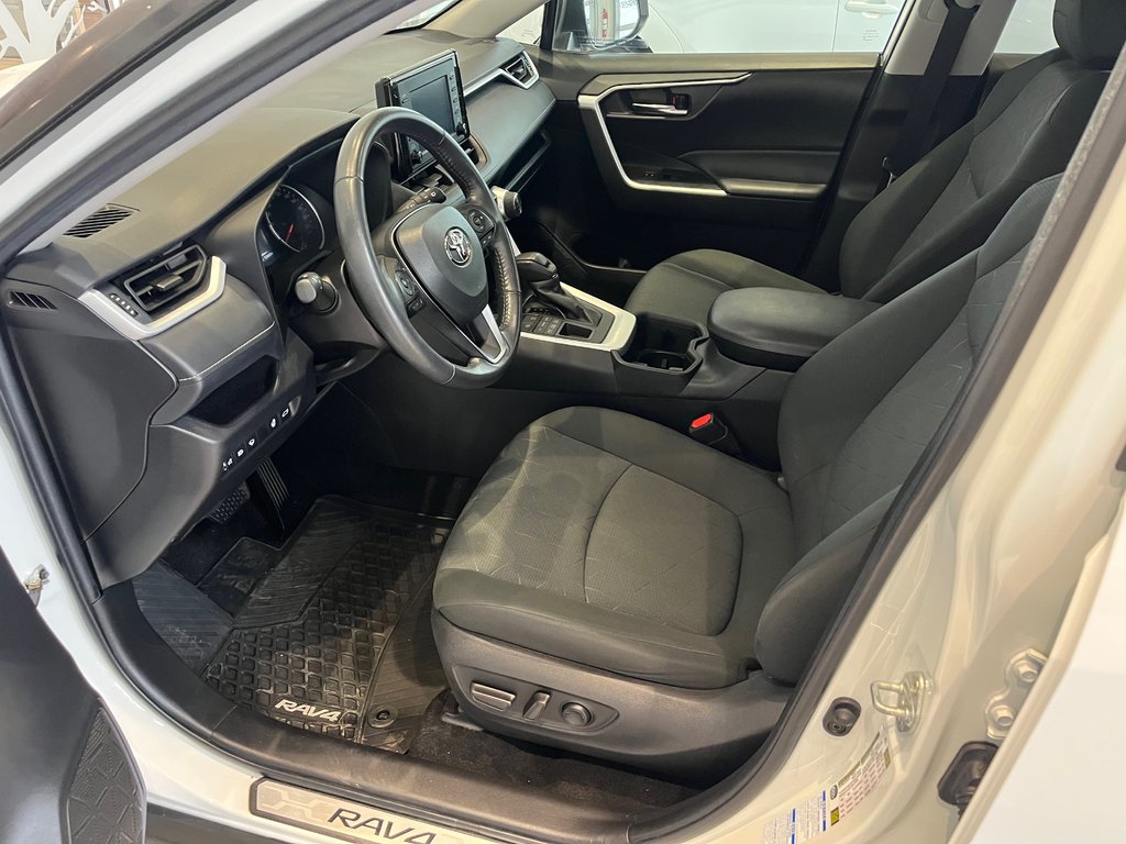 Toyota RAV4 XLE 2022 à Amos, Québec - 10 - w1024h768px