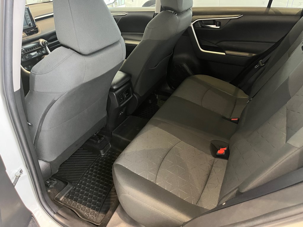 Toyota RAV4 XLE 2022 à Amos, Québec - 9 - w1024h768px