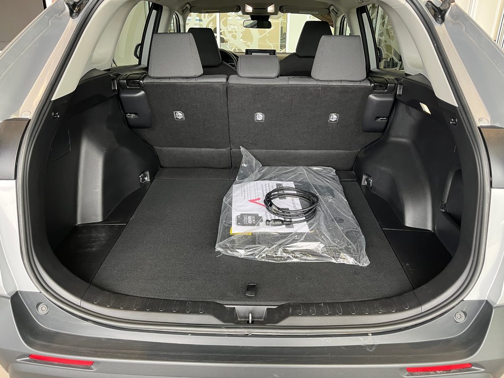 2022 Toyota RAV4 LE in Amos, Quebec - 5 - w1024h768px