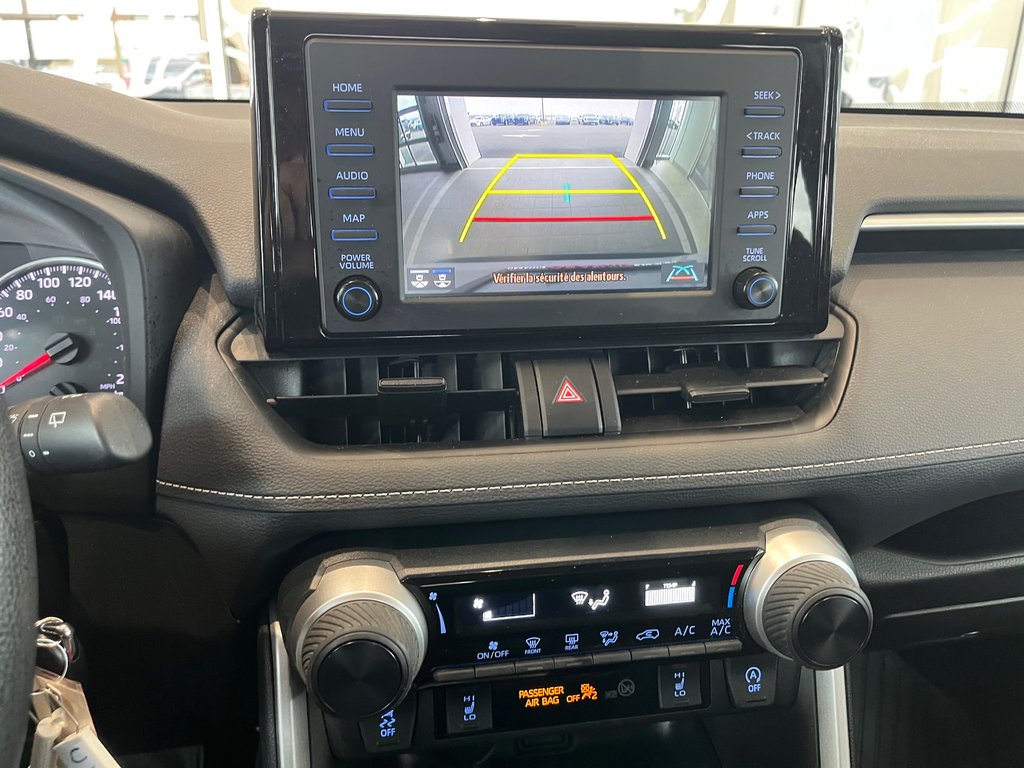 2022 Toyota RAV4 LE in Amos, Quebec - 12 - w1024h768px