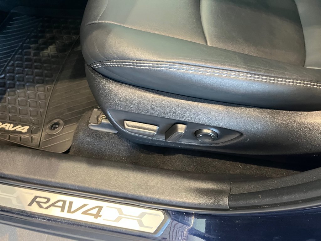 2022 Toyota RAV4 XLE in Amos, Quebec - 11 - w1024h768px