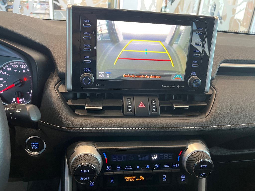 2022 Toyota RAV4 XLE in Amos, Quebec - 16 - w1024h768px