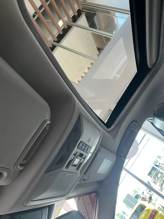 2022 Toyota RAV4 XLE in Amos, Quebec - 18 - w1024h768px