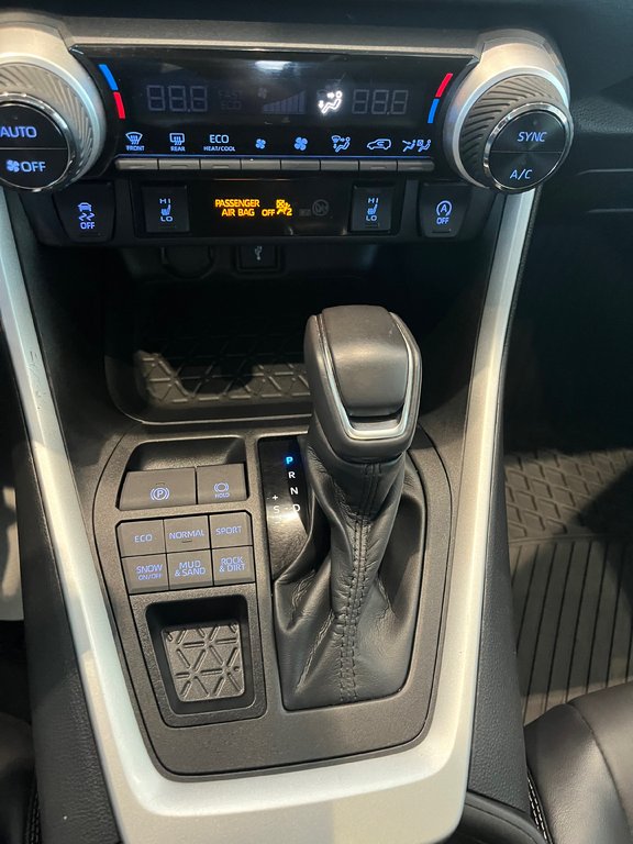 2022 Toyota RAV4 XLE in Amos, Quebec - 17 - w1024h768px