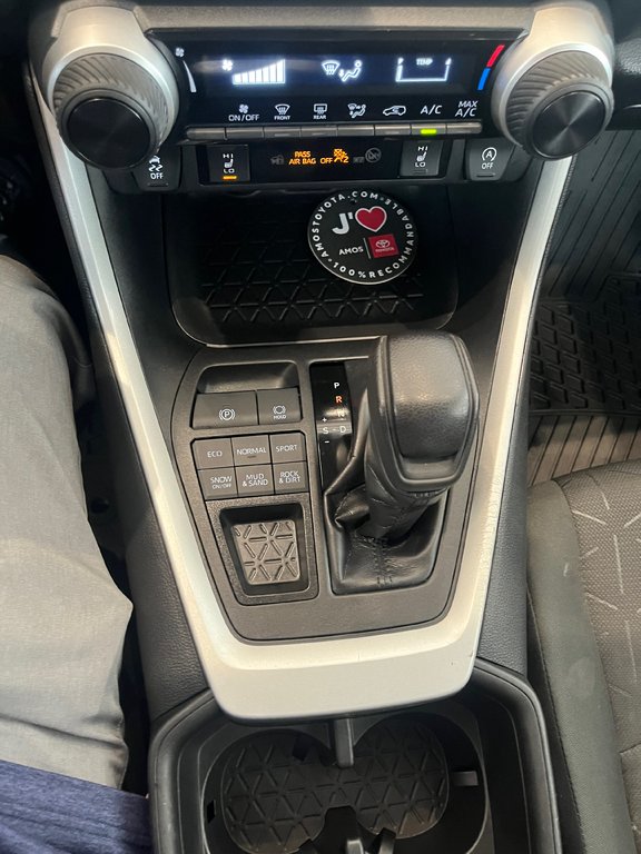 2023 Toyota RAV4 LE in Amos, Quebec - 16 - w1024h768px